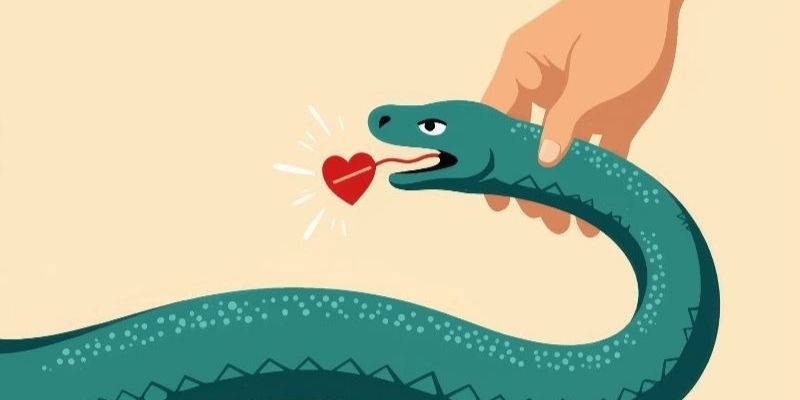Điểm nhấn quan trọng của mộng rắn cắn vào tay