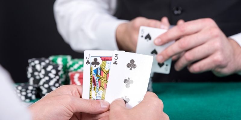 Bí quyết xử lý nhanh khi gặp thế khó trong Poker